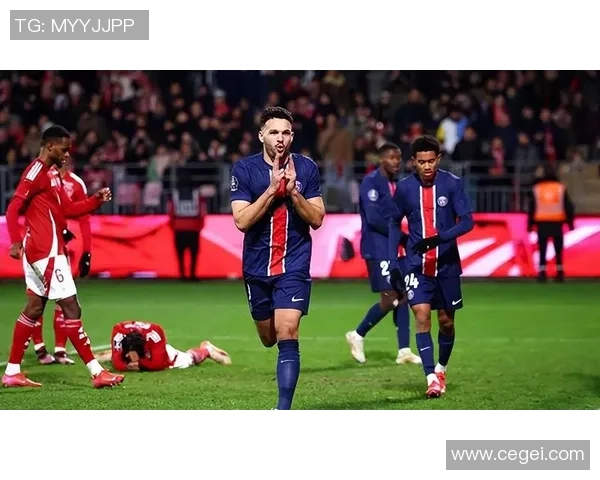 英超焦点战巴黎圣日耳曼小胜热刺战术解析与精彩瞬间回顾